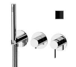 Remer Встроенный смеситель для душа Metrica MC97D2PCFP ручной душ и гибкий шланг длиной 150 см, черный глянец Remer Встроенный смеситель для душа Metrica MC97D2PCFP ручной душ и гибкий шланг длиной 150 см, черный глянец