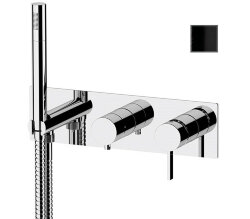 Remer Встроенный смеситель для душа Metrica MC97D2CFP ручной душ и гибкий шланг длиной 120 см, черный глянец Remer Встроенный смеситель для душа Metrica MC97D2CFP ручной душ и гибкий шланг длиной 120 см, черный глянец