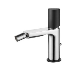 AQG Однорычажный смеситель для биде без донного клапана, Tube, хром-черный матовый арт. 01TUB200NC AQG Однорычажный смеситель для биде без донного клапана, Tube, хром-черный матовый арт. 01TUB200NC