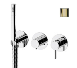 Remer Встроенный смеситель для ванны и душа Metrica MC97D3PDO ручной душ и гибкий шланг длиной 150 см, золото глянцевый Remer Встроенный смеситель для ванны и душа Metrica MC97D3PDO ручной душ и гибкий шланг длиной 150 см, золото глянцевый