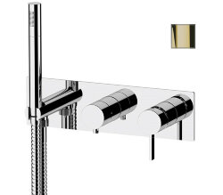 Remer Встроенный смеситель для душа Metrica MC97D3DO ручной душ и гибкий шланг длиной 150 см, золото глянцевый Remer Встроенный смеситель для душа Metrica MC97D3DO ручной душ и гибкий шланг длиной 150 см, золото глянцевый