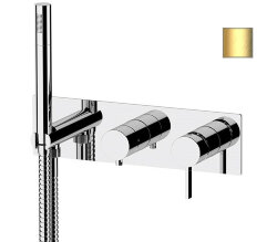 Remer Встроенный смеситель для душа Metrica MC97D3BG ручной душ и гибкий шланг длиной 150 см, золото матовый Remer Встроенный смеситель для душа Metrica MC97D3BG ручной душ и гибкий шланг длиной 150 см, золото матовый