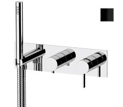 Remer Встроенный смеситель для душа Metrica MC97D3CFP ручной душ и гибкий шланг длиной 150 см, черный глянец Remer Встроенный смеситель для душа Metrica MC97D3CFP ручной душ и гибкий шланг длиной 150 см, черный глянец