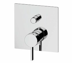 Remer Встроенный смеситель для ванны и душа Metrica MC09Q с кнопочным переключателем, хром глянцевый Remer Встроенный смеситель для ванны и душа Metrica MC09Q с кнопочным переключателем, хром глянцевый