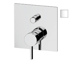 Remer Встроенный смеситель для ванны и душа Metrica MC09QBO с кнопочным переключателем, белый матовый Remer Встроенный смеситель для ванны и душа Metrica MC09QBO с кнопочным переключателем, белый матовый